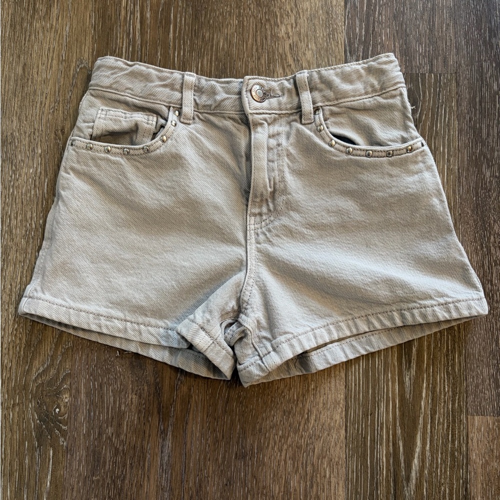 Girls Zara light grey studded denim shorts size 9 adjustable waist bands